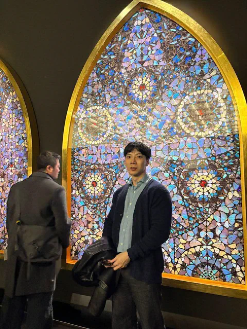 나비 앞에서