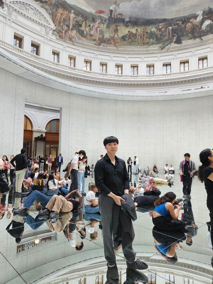 거울 위에서 사진