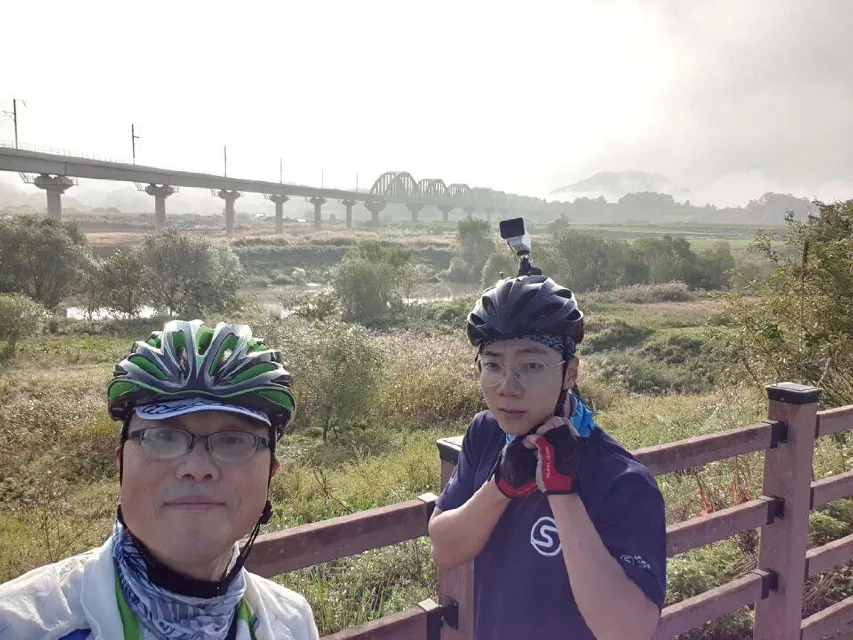 안개 속 자전거 길