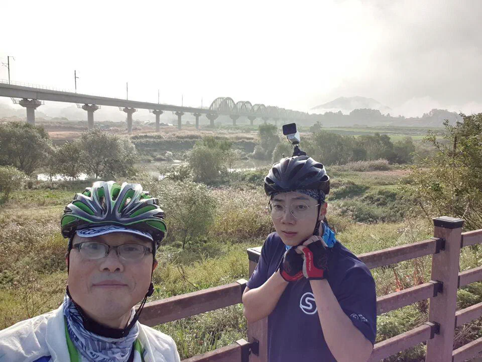 안개 속 자전거 길