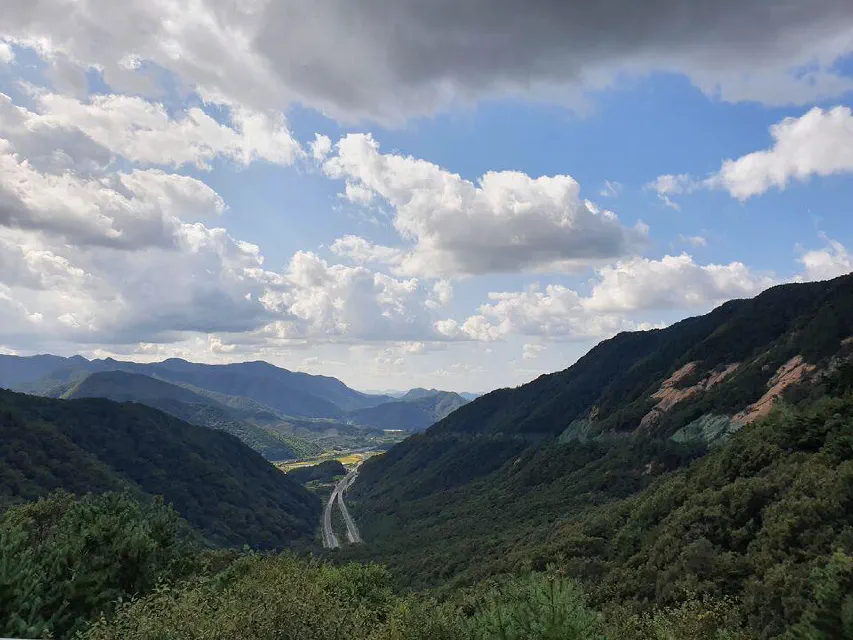 정상에서 바라본 풍경